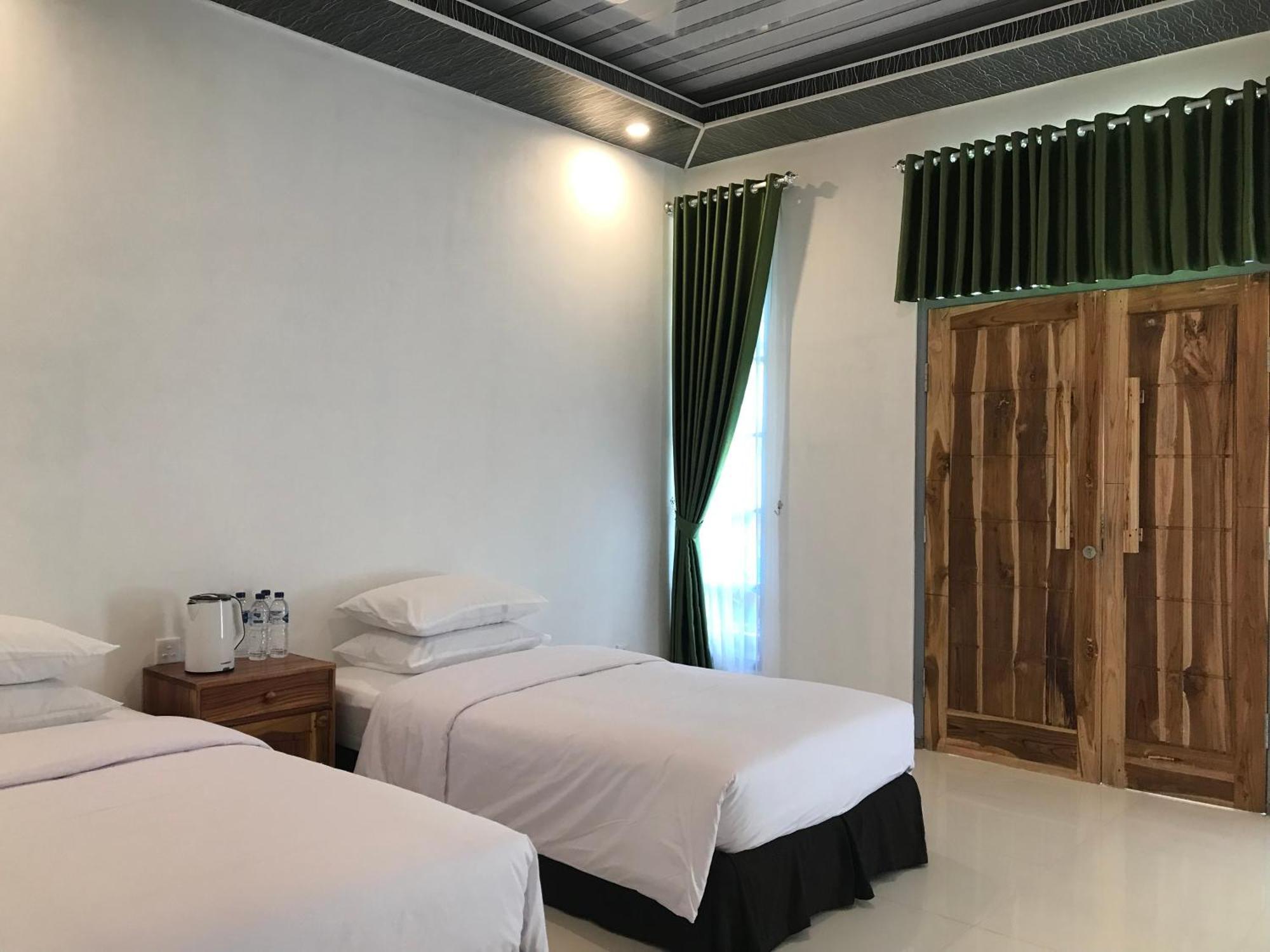 Pohon Purba Resort & Restaurant Labuhan Pandan Exterior foto