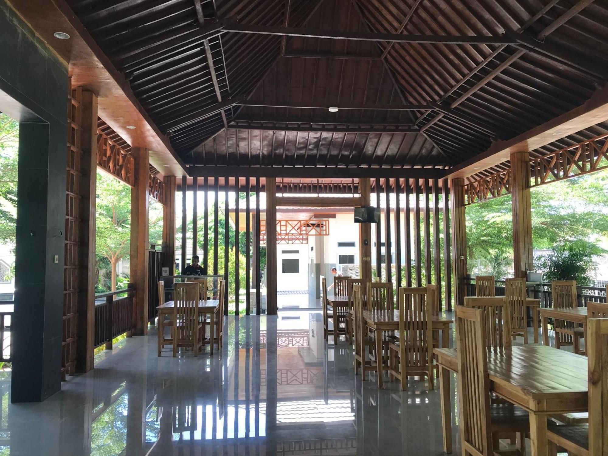 Pohon Purba Resort & Restaurant Labuhan Pandan Exterior foto