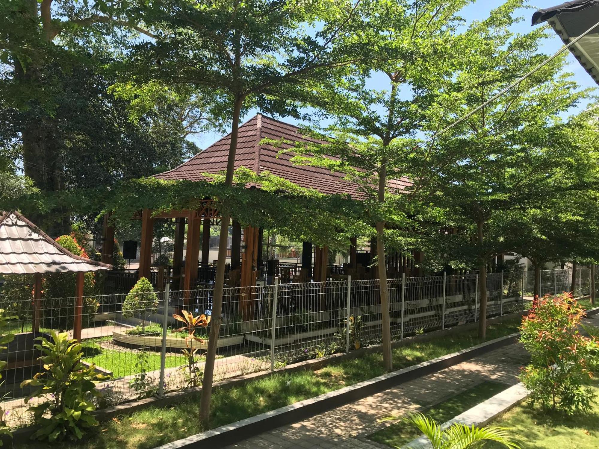Pohon Purba Resort & Restaurant Labuhan Pandan Exterior foto
