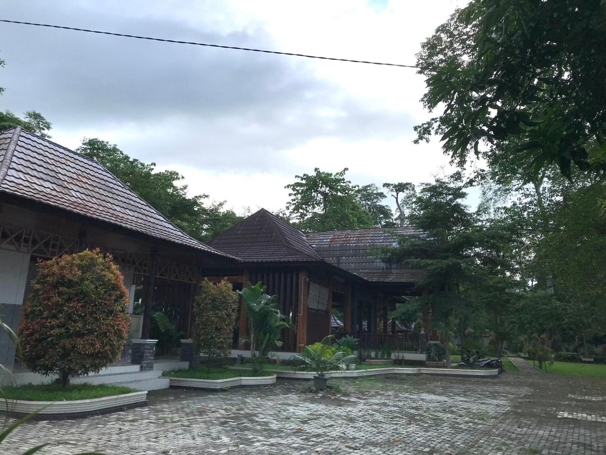 Pohon Purba Resort & Restaurant Labuhan Pandan Exterior foto