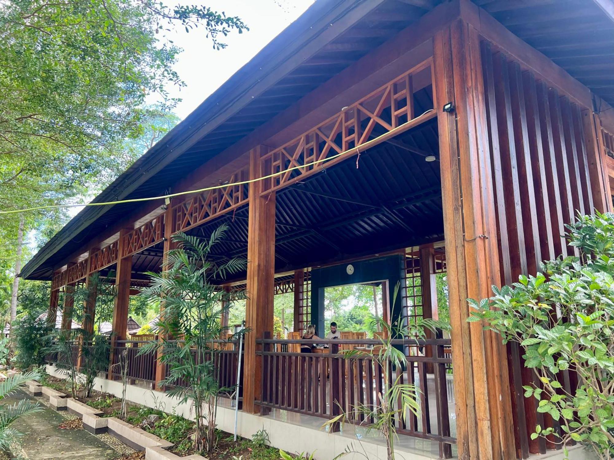 Pohon Purba Resort & Restaurant Labuhan Pandan Exterior foto