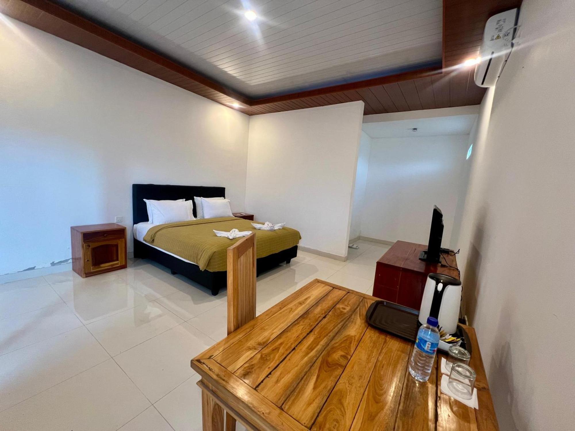 Pohon Purba Resort & Restaurant Labuhan Pandan Exterior foto